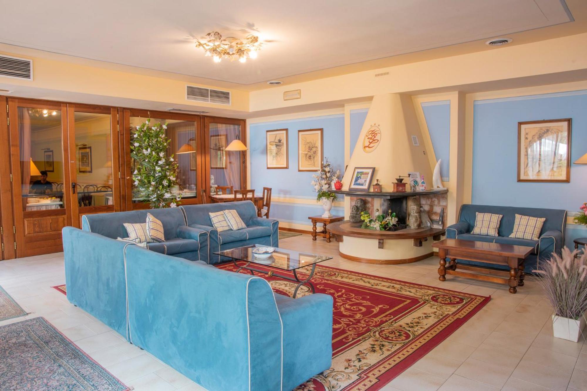 קסטלנובו די גרפניאנה Hotel Ristorante La Lanterna מראה חיצוני תמונה