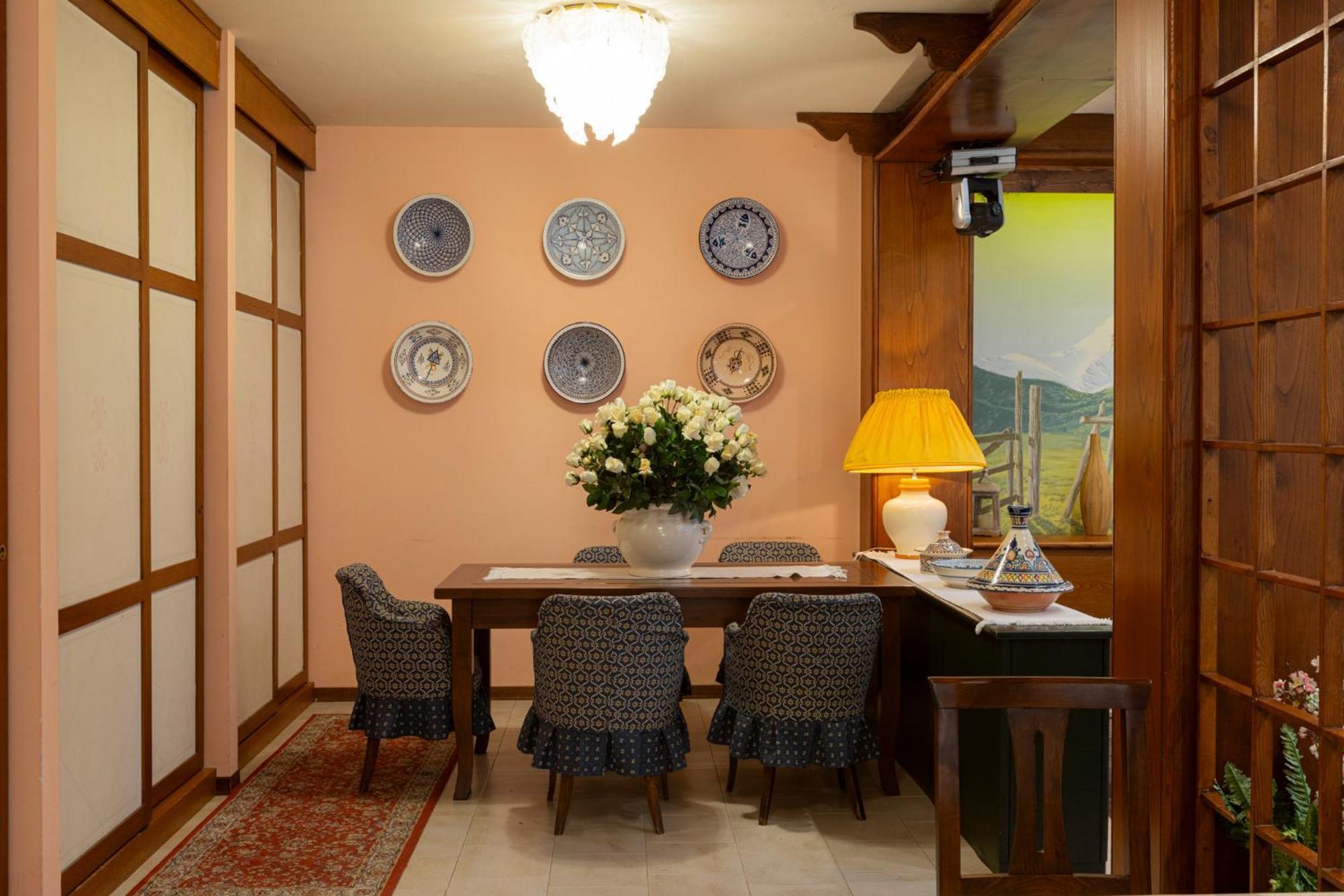 קסטלנובו די גרפניאנה Hotel Ristorante La Lanterna מראה חיצוני תמונה