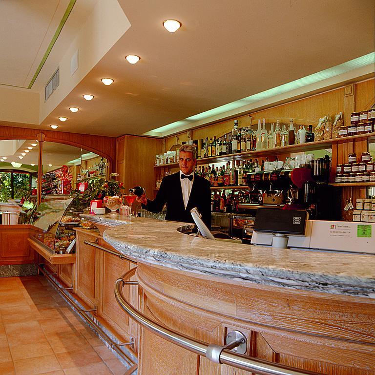 קסטלנובו די גרפניאנה Hotel Ristorante La Lanterna מראה חיצוני תמונה
